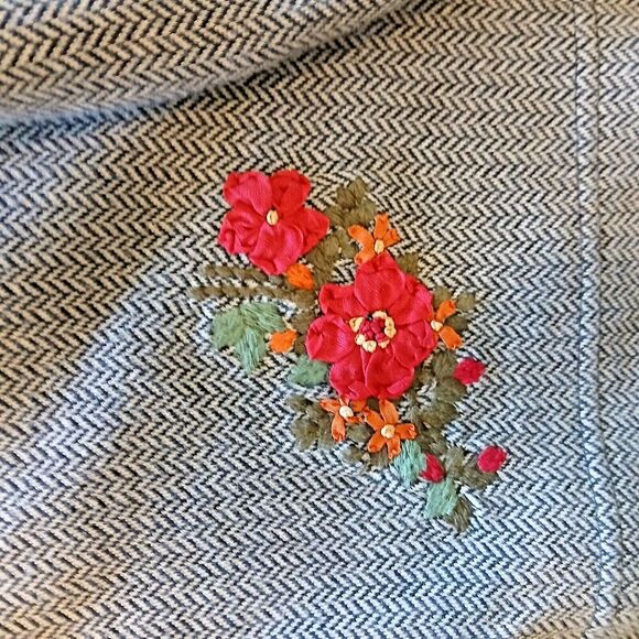 Bechamel Large Petite 100% Cotton Brown with Embroidered Flowers on front Jacket - Picture 2 of 7